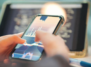 Fondos siendo retirados y transferidos a través de un proceso transparente verificado por el inversor